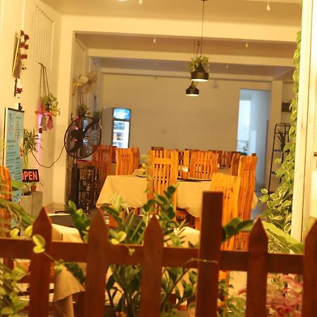 Royal Hub Hotel Kudapaduwa Luaran gambar