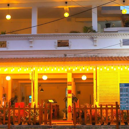 Royal Hub Hotel Kudapaduwa Luaran gambar