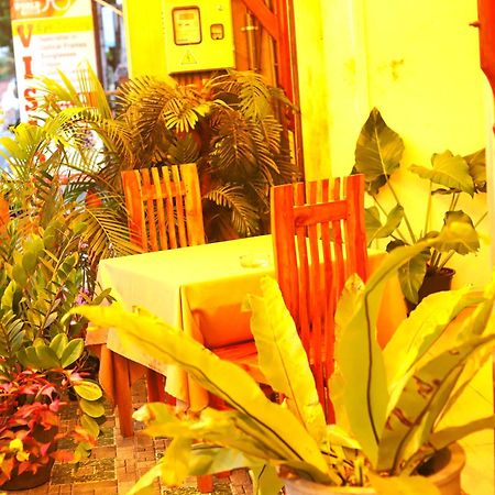 Royal Hub Hotel Kudapaduwa Luaran gambar