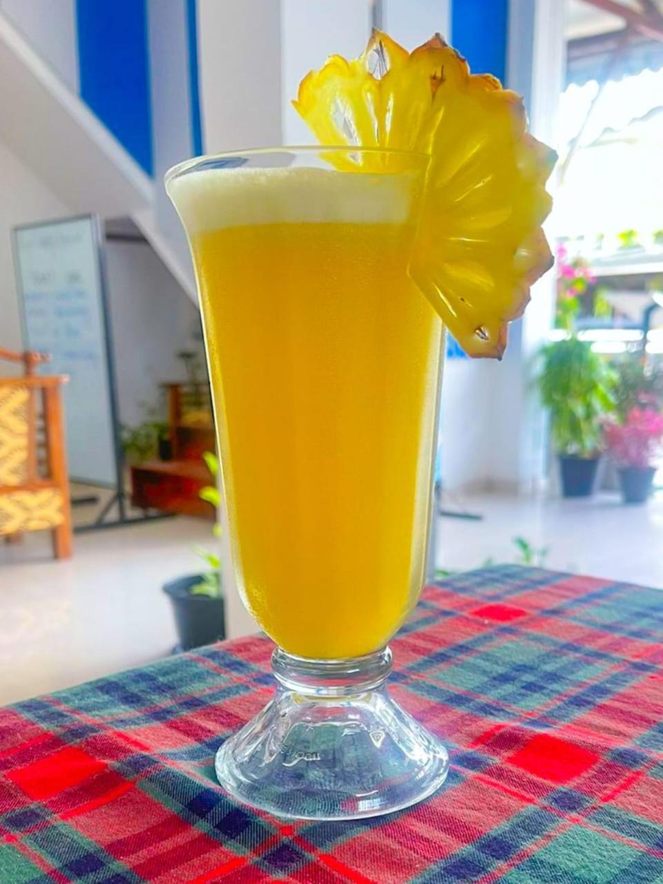 Royal Hub Hotel Kudapaduwa Luaran gambar